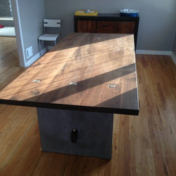 Harder Kitchen Table - Products