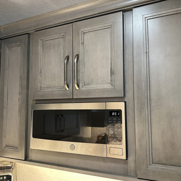 Showplace Framed Sonoma Kitchen & Dry Bar in Maple Flagstone