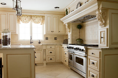 Kitchen - mediterranean kitchen idea in Milwaukee