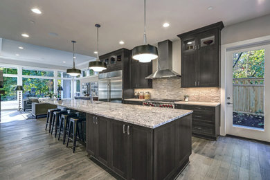 Example of a kitchen design in Atlanta