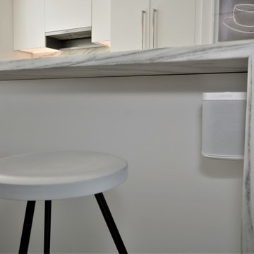 Withe Kitchen and Mini Bar