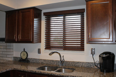 Example of a transitional kitchen design in Detroit