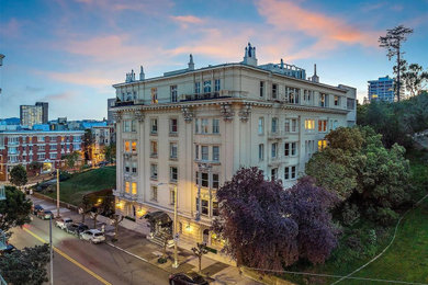 Example of a large trendy apartment exterior design in San Francisco