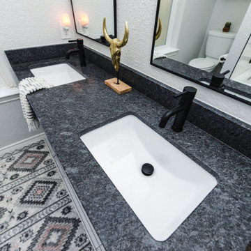 Black & White Vintage-Inspired Bathroom