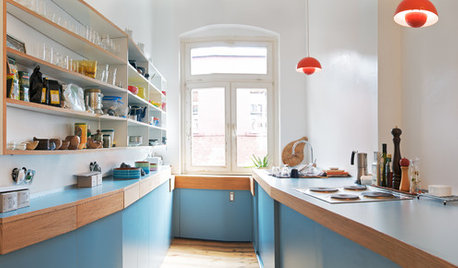 Die Bootsküche im Altbau – ein hellblauer Traum mit Ecken und Kanten