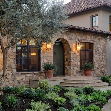 Tuscan Hillside Home and Barn - Encore