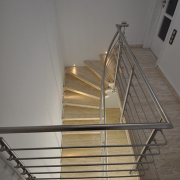 Modernes Travertin Treppenhaus