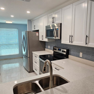 1980s Condo Kitchen Gets a Stunning Modern Makeover