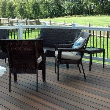 Open Deck_White Vinyl Rail System with Contour Rail Top_Black Aluminum Balusters