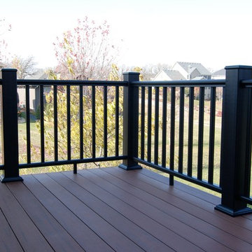 Azek deck with Aluminum rail
