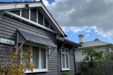 This is an example of a traditional home design in Melbourne.