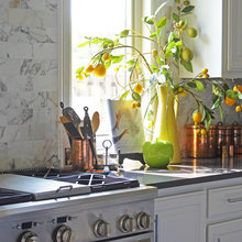 Kitchen color pops