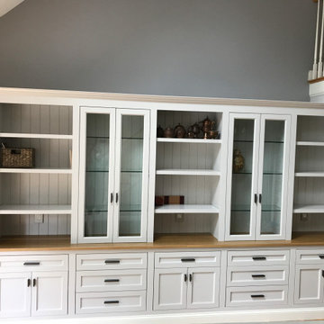 Multifunctional Cabinet System in a Family Room and Mudroom