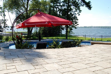 Inspiration for a modern home design remodel in Toronto