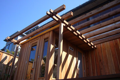 Inspiration for a contemporary landscaping in San Francisco.