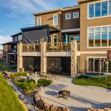 Adjustable StruXure Pergola & Lower Walkout Enclosed with Phantom Screens