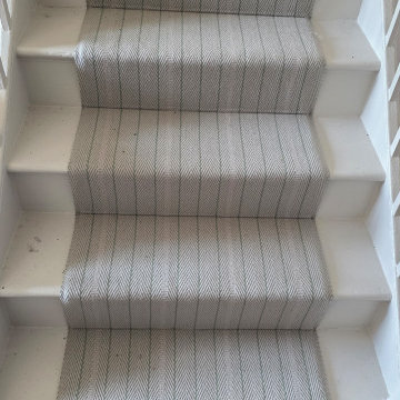 The runner is fitted - Roger Oates Design -Ashby Elm 70cm