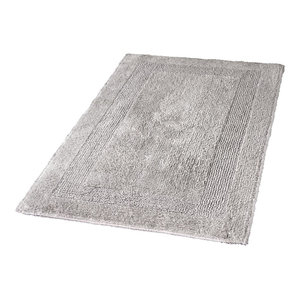 large white bath rug