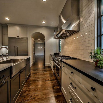 Coastal Farmhouse in West University