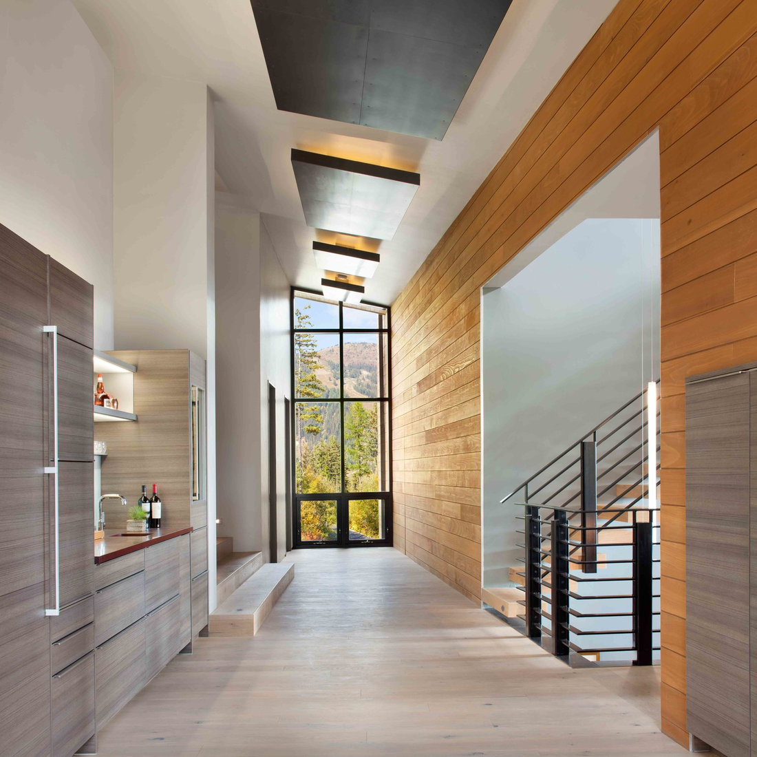Mountain side Modern Nest