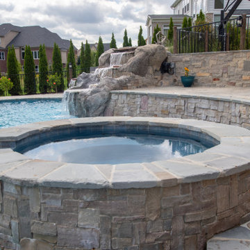 Innovation and Complexity in a Vinyl Liner Pool with Extreme Elevations