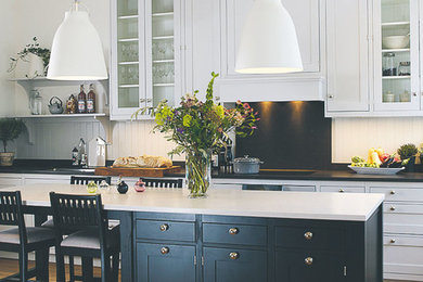 Inspiration for a transitional kitchen in Stockholm.