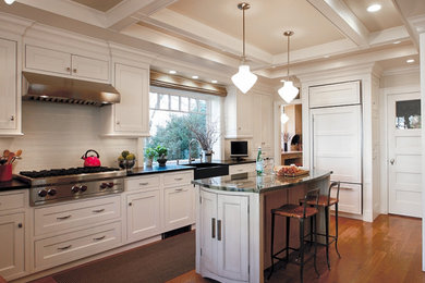 Elegant kitchen photo in Bridgeport