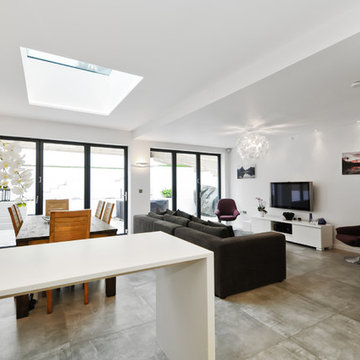 Dining and lounge