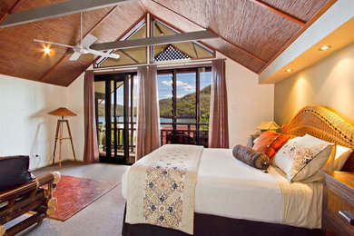 Tropical bedroom in Central Coast.