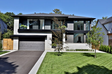 Inspiration for a modern exterior home remodel in Toronto