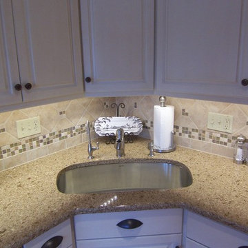 Traditional White Kitchen Remodel in Montgomery, OH