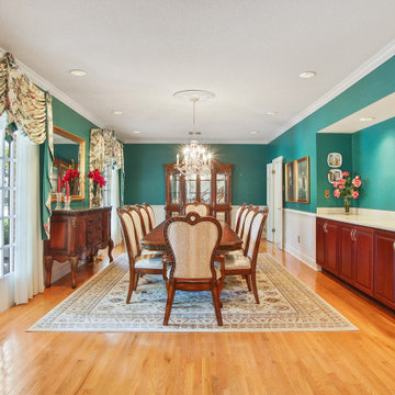 Home for sale with oversize lot by the levee @ 3812 Edenborn Ave, Metairie, LA