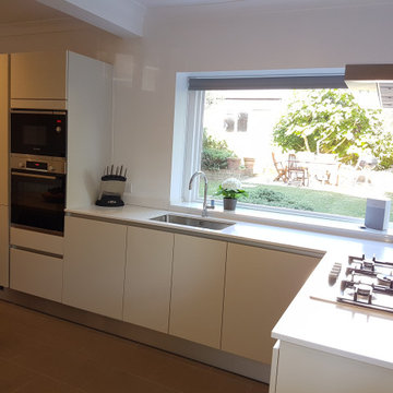 Leaside Avenue N10