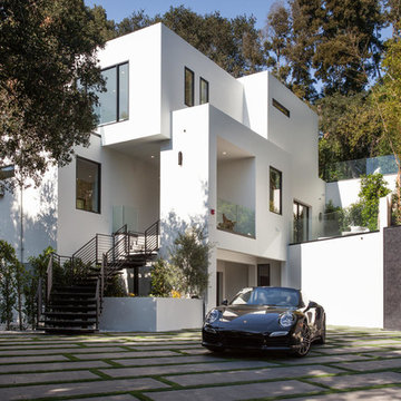 MODERN NEW CONSTRUCTION