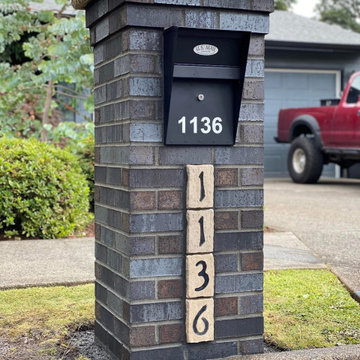 Brick walls-pillars-fireplaces-Mailbox