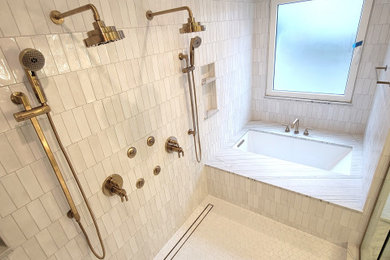 Inspiration for a modern home design remodel in Chicago