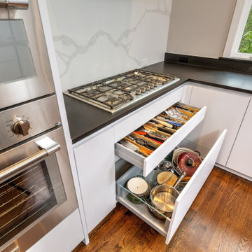 Picture perfect bright and dark Family oriented kitchen in Greenwich CT (2019)