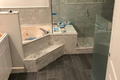 Bathroom photo in Chicago