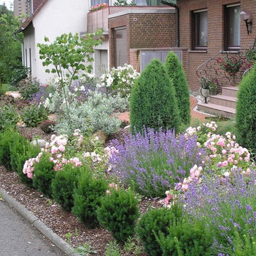 Vorgarten im Heidegartenstil