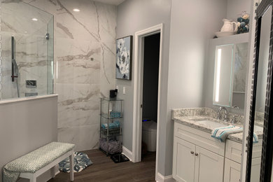 Inspiration for a contemporary bathroom remodel in Jacksonville