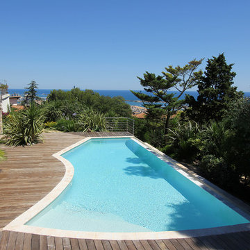 Piscine à débordement