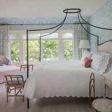 Second upstairs bedroom