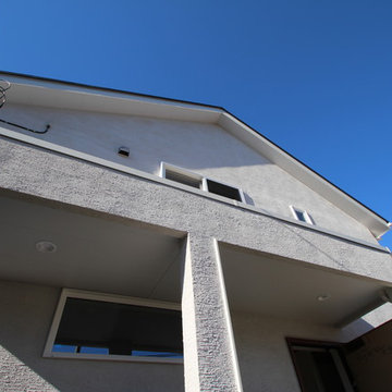 ホワイトを基調にデザインされた、漆喰の住まい