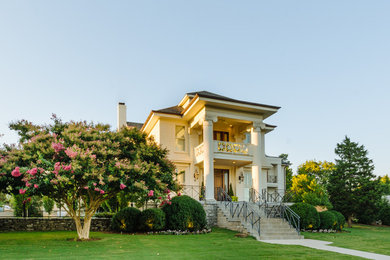 Transitional exterior home idea in Nashville
