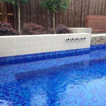 Pool tile im ground spa