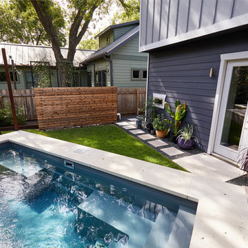 Brentwood Plunge Courtyard