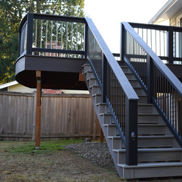 Contemporary Deck in Kirkland, Juanita