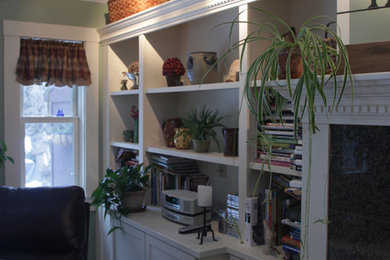 Cottage home design photo in Boston
