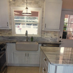 White Shaker Style kitchen - Kitchen Cabinetry
