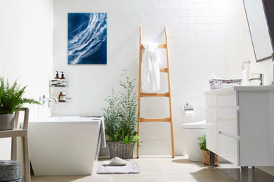 Свежая идея для дизайна: маленькая ванная комната в стиле модернизм для на участке и в саду - отличное фото интерьера